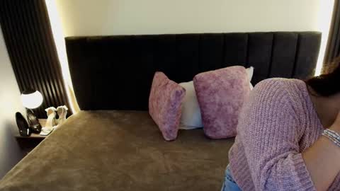 Snapshot of ivonneross_ chatting on March 16, 11:58 am I V O N N E R O S S online show from March 16, 11:58 am