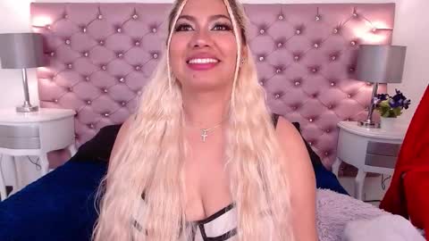 Snapshot of ivonnybon chatting on February 21, 4:24 am IvonnyBon online show from February 21, 4:24 am