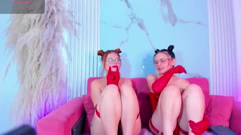 ivonymiller online show from October 12, 8:41 pm