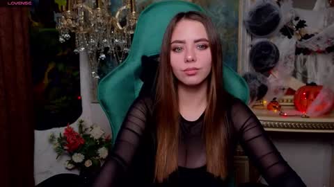 ivorywood_ online show from November 4, 5:12 pm