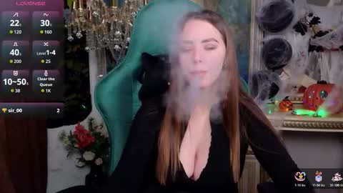 ivorywood_ online show from November 9, 4:38 pm