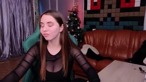 ivorywood_ online show from December 17, 10:21 am