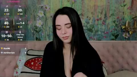 Snapshot of ivorywood_ chatting on April 19, 6:10 pm ivorywood_ online show from April 19, 6:10 pm