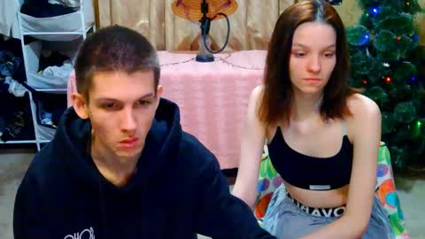 Snapshot of ivy__lester chatting on December 11, 6:20 pm Ivy and Lester online show from December 11, 6:20 pm