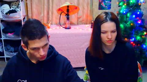 Snapshot of ivy__lester chatting on December 28, 9:51 pm Ivy and Lester online show from December 28, 9:51 pm