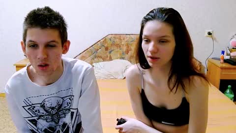Snapshot of ivy__lester chatting on March 8, 11:49 pm Ivy and Lester online show from March 8, 11:49 pm