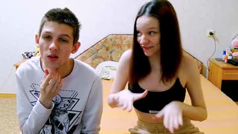 Snapshot of ivy__lester chatting on March 9, 6:11 pm Ivy and Lester online show from March 9, 6:11 pm