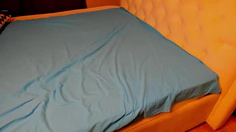 Snapshot of ivy__ross chatting on March 16, 8:24 pm Ivy online show from March 16, 8:24 pm