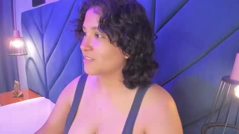 Ivy and Molly online show from November 1, 8:22 pm