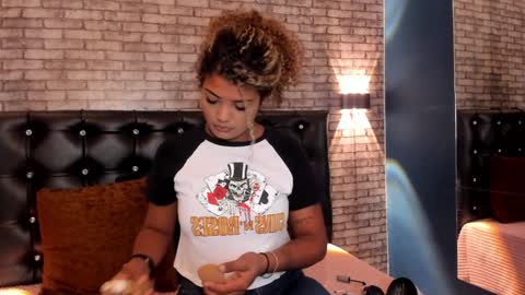 Snapshot of ivy_copper1 chatting on January 24, 10:19 pm Ig ivycopper1 online show from January 24, 10:19 pm