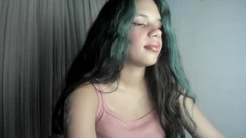Snapshot of ivy_layla0 chatting on January 15, 4:15 am Ivy Layla online show from January 15, 4:15 am