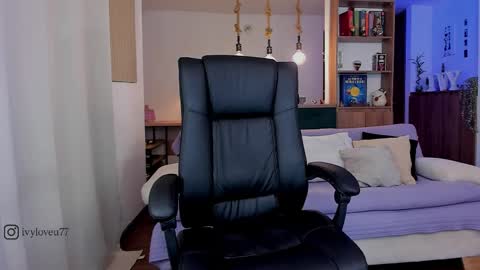 Ivy  online show from November 12, 6:25 am