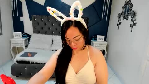 Ivy  online show from January 18, 1:48 pm