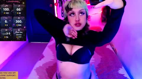 Snapshot of ivy_rosse chatting on March 1, 3:49 pm You can find more of me here online show from March 1, 3:49 pm