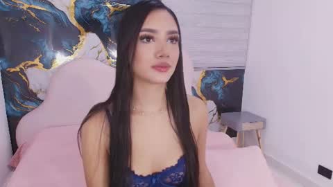 Snapshot of ivy_salazar chatting on August 5, 3:09 am Tell me Ivy is a pleasure online show from August 5, 3:09 am