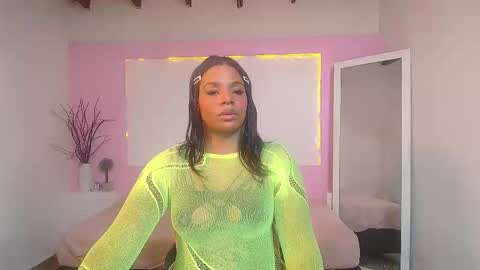 Snapshot of ivybliss8 chatting on March 25, 8:04 pm i v y b l i s s online show from March 25, 8:04 pm