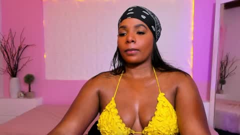 Snapshot of ivybliss8 chatting on April 5, 5:15 am i v y b l i s s online show from April 5, 5:15 am