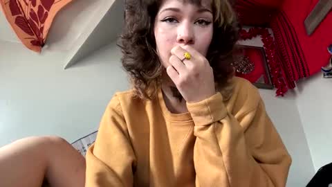 IVY DEVILL online show from May 26, 7:21 pm