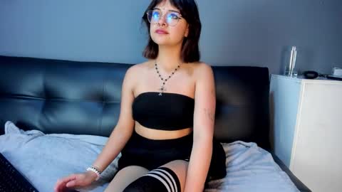 IVY GOTH online show from February 3, 7:19 pm