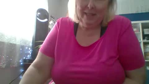 ivyjane3522 online show from June 7, 1:26 pm