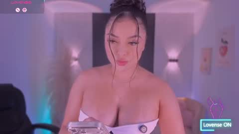 Snapshot of ivyjonesx chatting on June 16, 4:42 pm Ivy online show from June 16, 4:42 pm