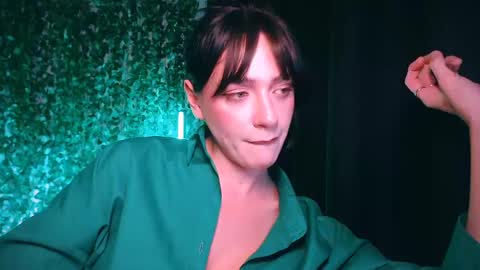 Snapshot of ivyjonson chatting on February 15, 10:10 pm Miss Ivy online show from February 15, 10:10 pm