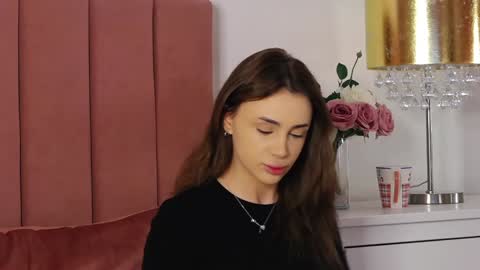 Snapshot of ivymoon_ chatting on February 8, 6:33 am Ivy online show from February 8, 6:33 am
