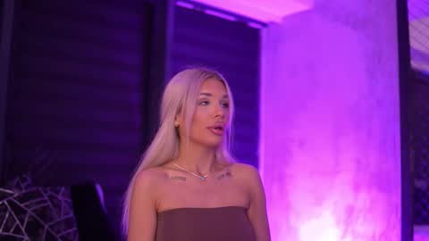 IvyRowa online show from October 19, 5:35 pm