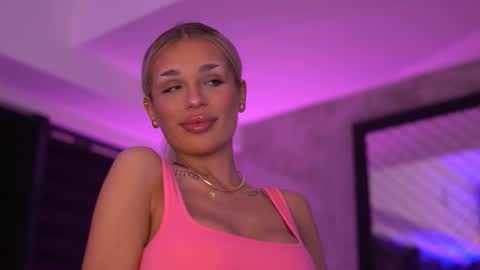 IvyRowa online show from November 7, 6:52 pm