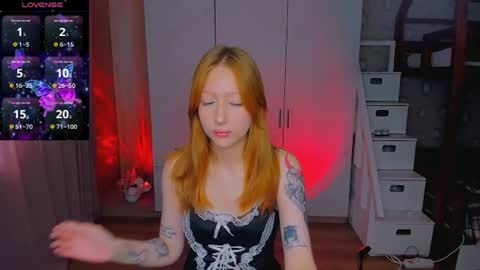IvySinclair online show from August 7, 11:45 am