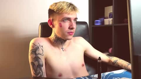 Snapshot of ivywairley chatting on March 11, 12:44 pm ivywairley online show from March 11, 12:44 pm