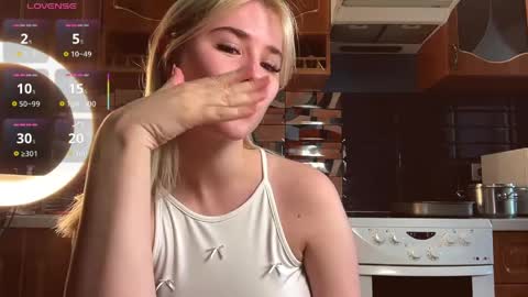 Snapshot of ivywairley chatting on April 3, 3:48 am ivywairley online show from April 3, 3:48 am