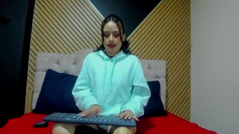 Ivvy Emerald  Sweet babe online show from March 28, 1:54 pm