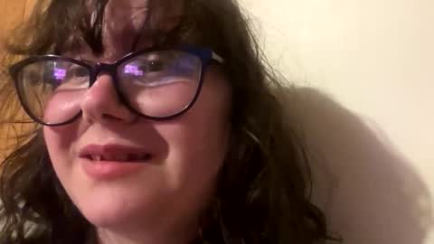 Snapshot of ivyysin chatting on April 5, 12:41 am IvyySinn online show from April 5, 12:41 am