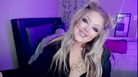 Ashley3 online show from November 1, 6:15 am