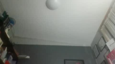 Snapshot of iwanttodoextremethings chatting on October 24, 10:33 am iwanttodoextremethings online show from October 24, 10:33 am