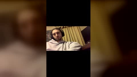 Snapshot of iwhitesmurf chatting on February 17, 8:44 am iwhitesmurf online show from February 17, 8:44 am