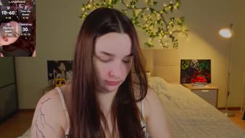 Snapshot of iwi_wi_wi chatting on March 15, 7:42 pm Daisy online show from March 15, 7:42 pm