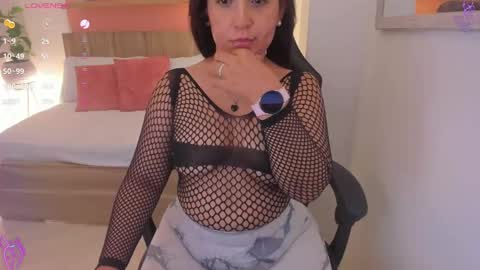 Snapshot of izaro_22 chatting on January 24, 6:24 am Iza online show from January 24, 6:24 am