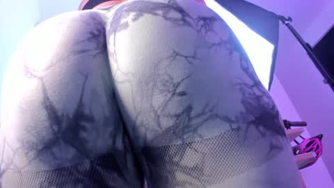 Snapshot of izaro_22 chatting on September 30, 2:00 pm Iza online show from September 30, 2:00 pm