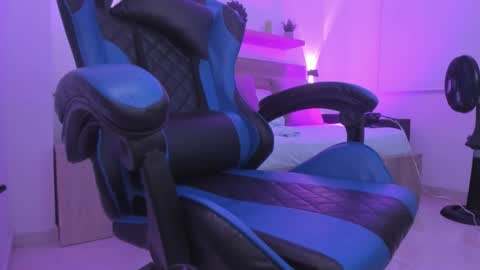 Iza online show from November 14, 1:21 pm