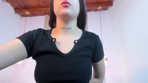 izelevans online show from March 12, 11:38 am