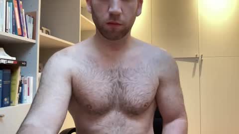 Snapshot of izylduur chatting on January 8, 8:06 am Izylduur online show from January 8, 8:06 am