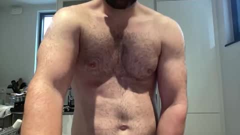 Snapshot of izylduur chatting on September 9, 8:14 am Izylduur online show from September 9, 8:14 am