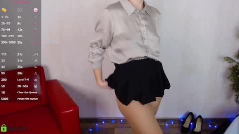Queen of nylon  Victoria online show from January 19, 4:49 am