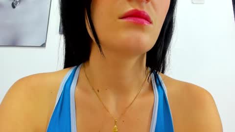 Snapshot of izzy_cum chatting on January 31, 3:22 pm Izzy online show from January 31, 3:22 pm