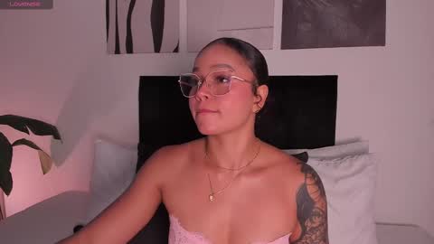 Izzy vega  online show from October 1, 1:11 am