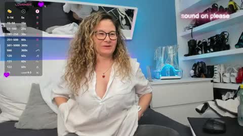 Izzy Mendosa online show from May 14, 11:17 am