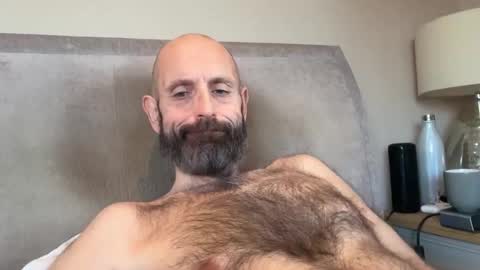 Snapshot of izzysboytoy1 chatting on January 6, 9:13 am izzysboytoy1 online show from January 6, 9:13 am