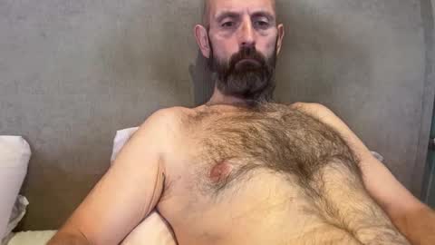 Snapshot of izzysboytoy1 chatting on February 13, 8:21 am izzysboytoy1 online show from February 13, 8:21 am